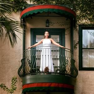 Meet your Posher, Candi